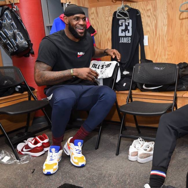 洲际杯前瞻：蓝十字防守存在漏洞，弗拉门戈士气正旺力争晋级（洲际杯展望：蓝十字后防隐患凸显，气势正盛的弗拉门戈剑指晋级）